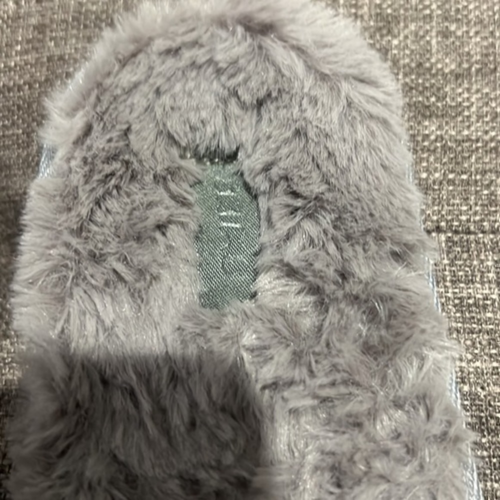 Skims Plushfuzzy Slippers - Picture 6 of 8